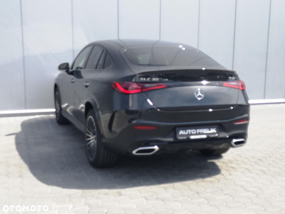 Mercedes-Benz GLC 300 de PHEV 4-Matic AMG Line - 12