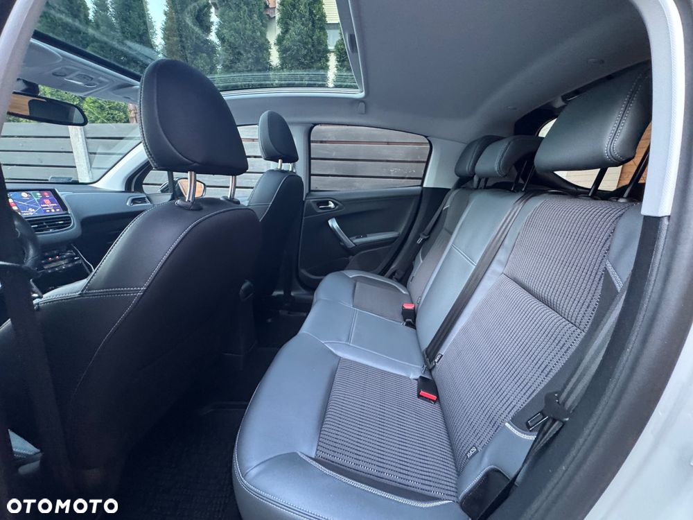 Peugeot 208 1.2 PureTech Allure S&S - 16