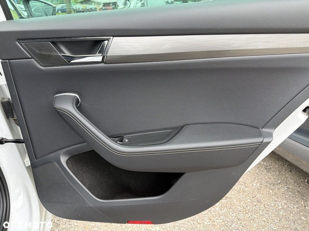Skoda Superb 2.0 TSI Style DSG - 35