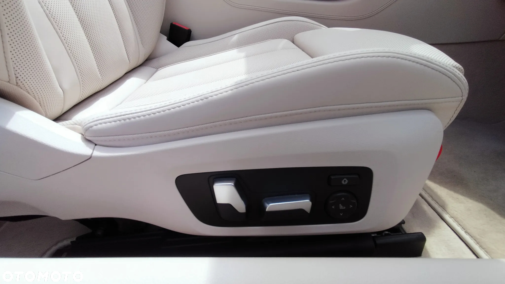 BMW Seria 8 840i xDrive - 27