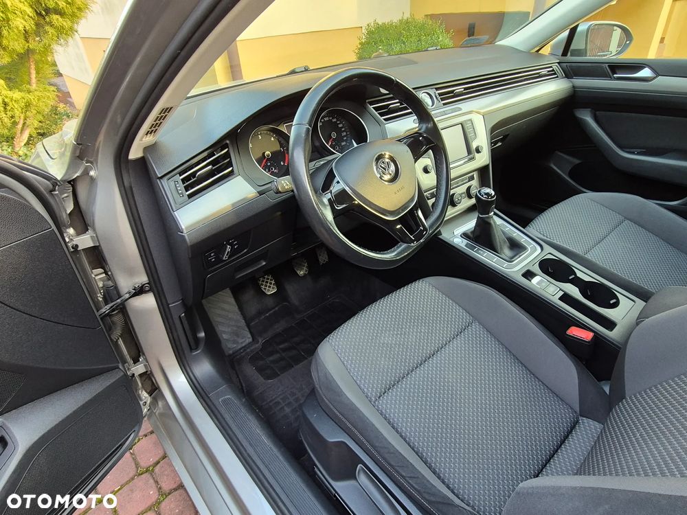 Volkswagen Passat 1.6 TDI BMT Trendline - 6