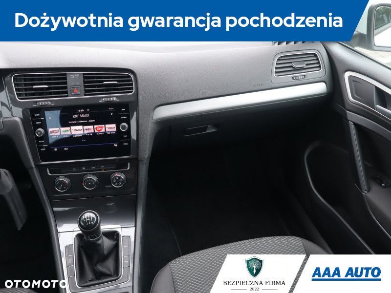 Volkswagen Golf Variant - 10