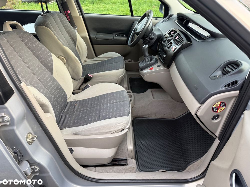Renault Scenic - 24