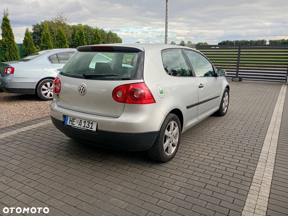 Volkswagen Golf - 5
