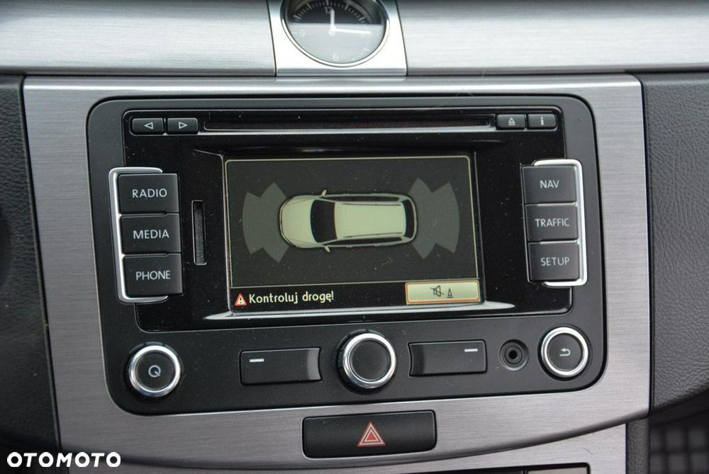 Volkswagen Passat - 24