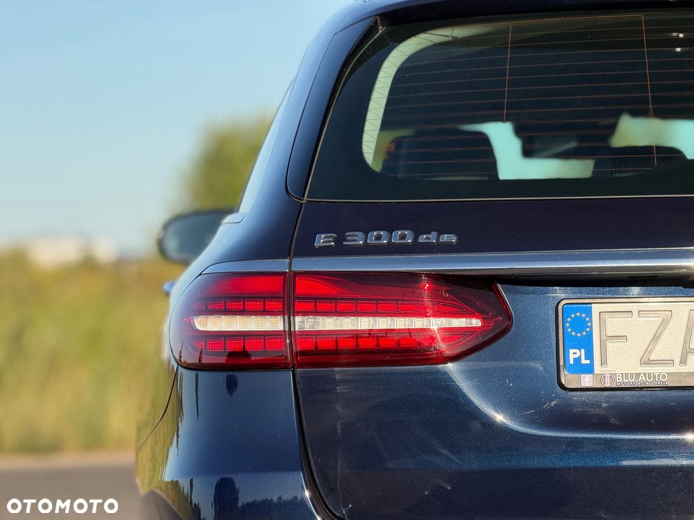 Mercedes-Benz Klasa E 300 de 4Matic 9G-TRONIC Night Edition - 17