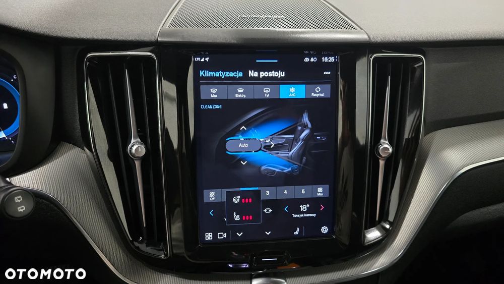 Volvo XC 60 B4 B Plus Dark - 27