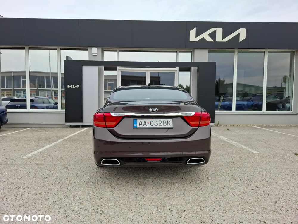 Kia K9 - 7