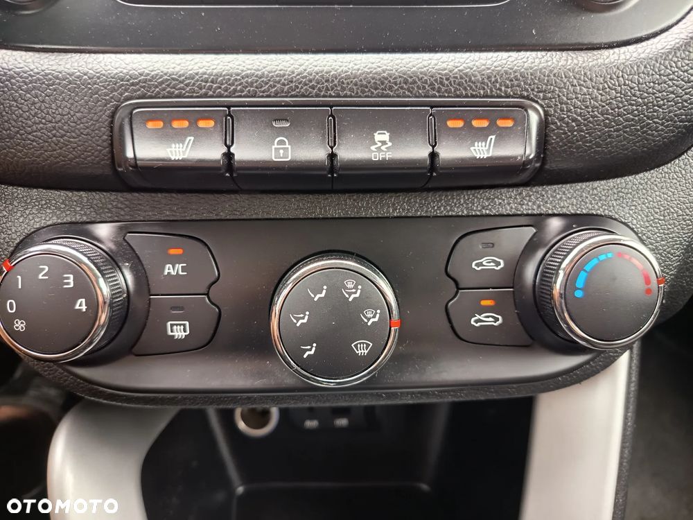 Kia Ceed 1.4 CVVT Dream-Team Edition - 23