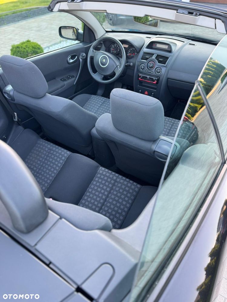 Renault Megane 1.6 Dynamique - 12