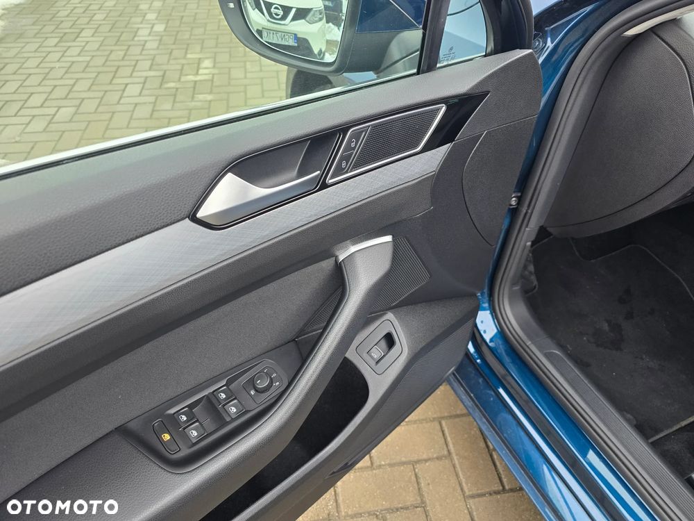Volkswagen Passat - 25
