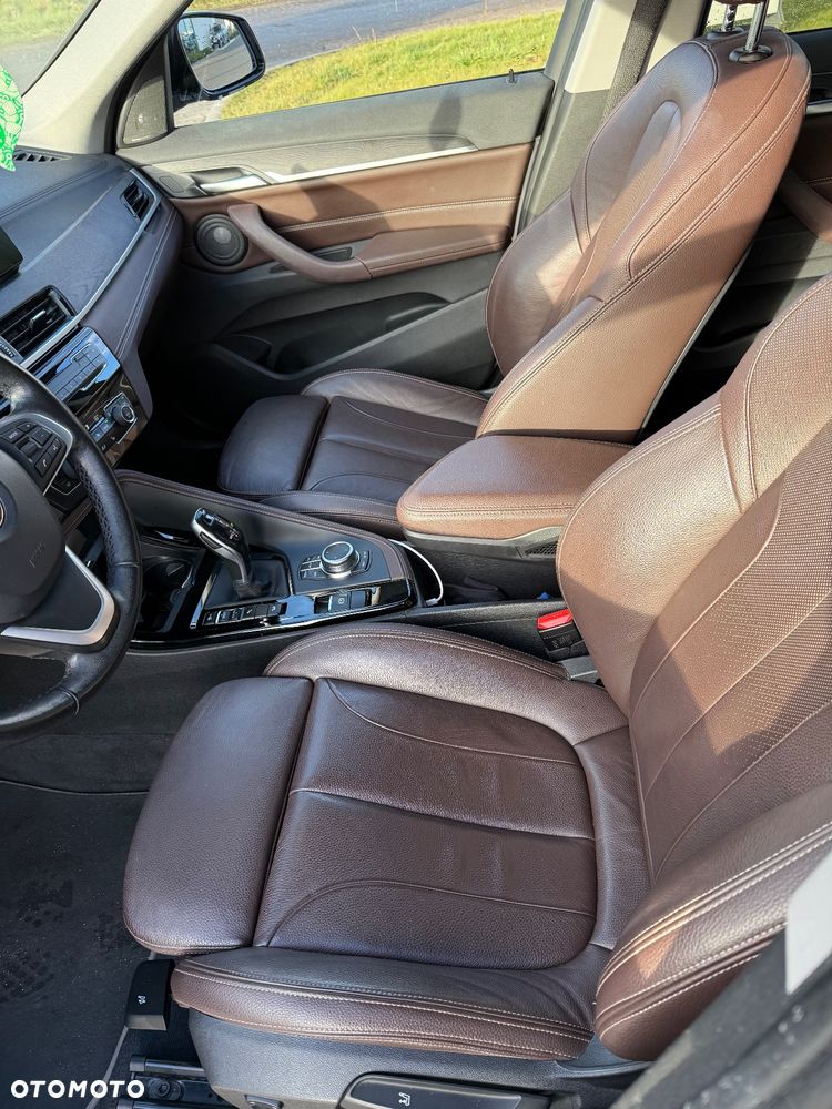 BMW X1 xDrive20i Sport Line - 10