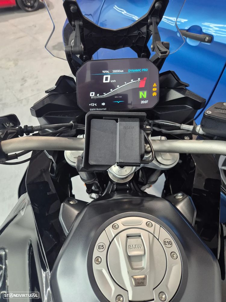 BMW F 900 XR Triple Black - 12