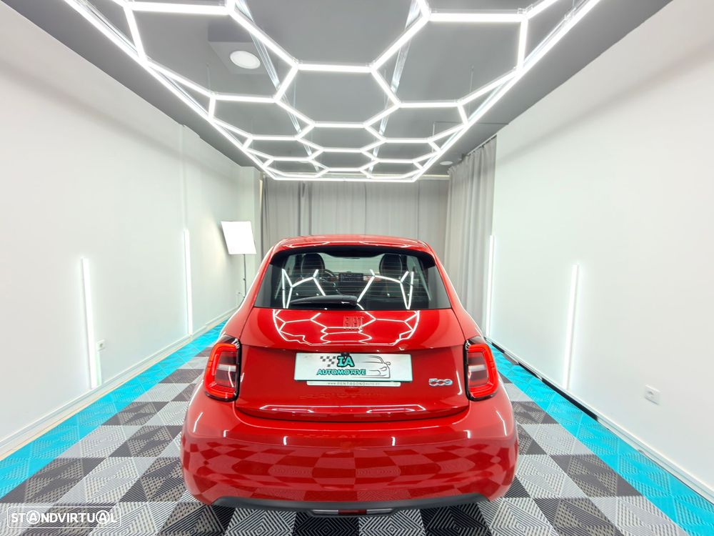 Fiat 500e 23,8kWh Red - 8