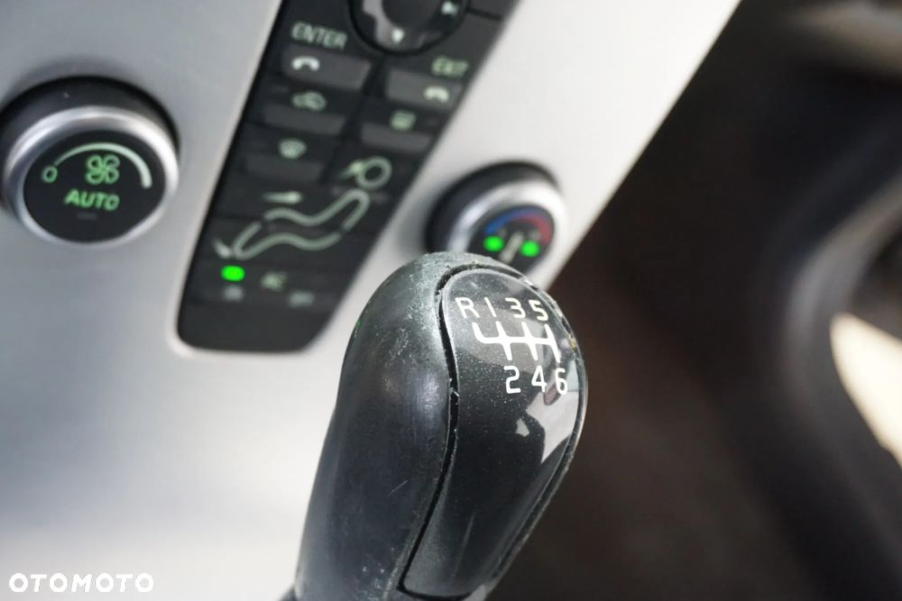 Volvo V50 DPF D2 Momentum - 32