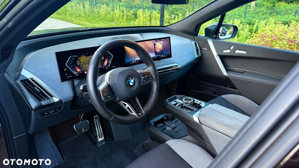 BMW iX - 3