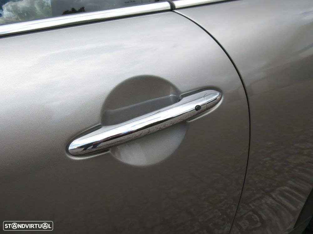 MINI 3 Portas Cooper D Aut. - 17