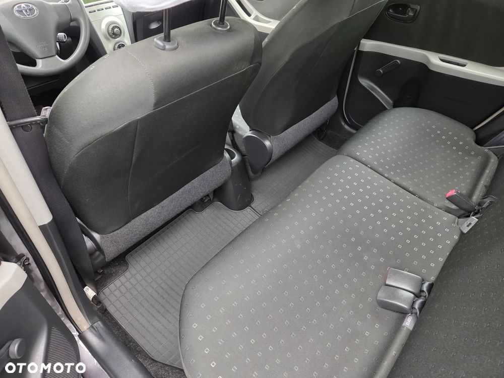 Toyota Yaris 1.3 Terra - 8