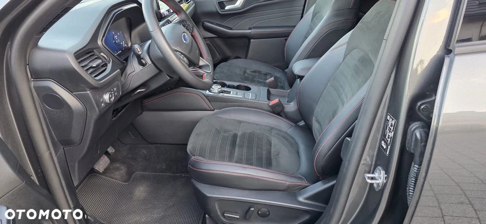 Ford Kuga 2.5P PHEV FWD ST-Line - 32