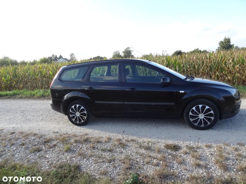 Ford Focus 2.0 Ghia - 3