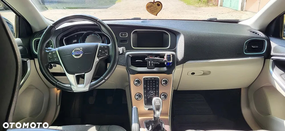 Volvo V40 D3 Momentum - 8