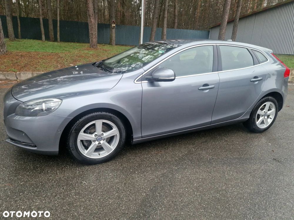 Volvo V40 D2 Momentum - 1