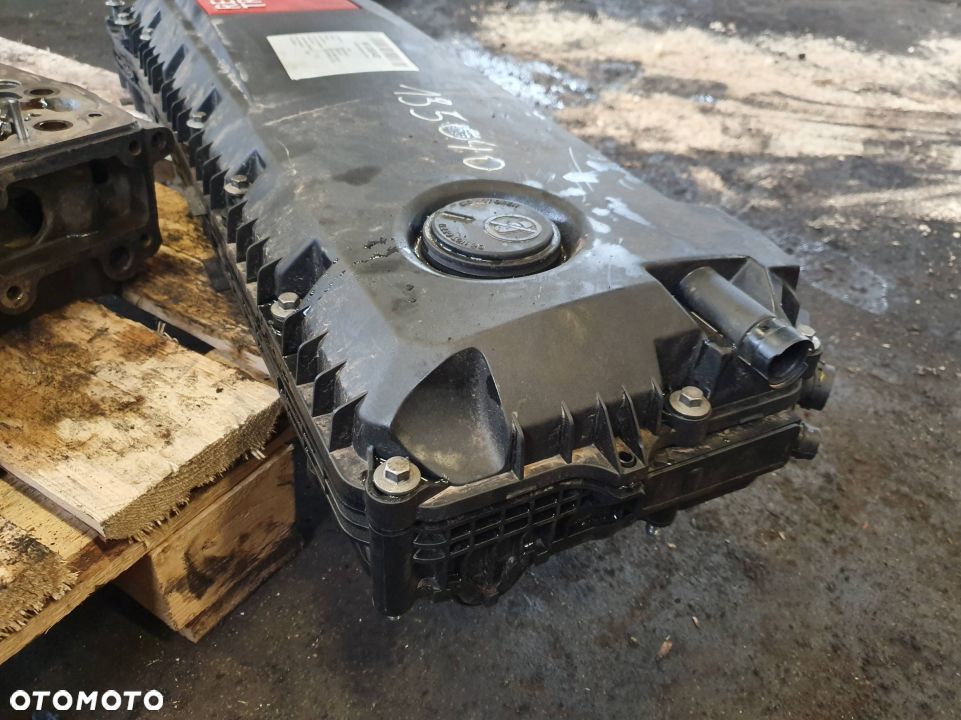 POKRYWA ZAWORÓW RENAULT MIDLUM D 280 E6 - 2