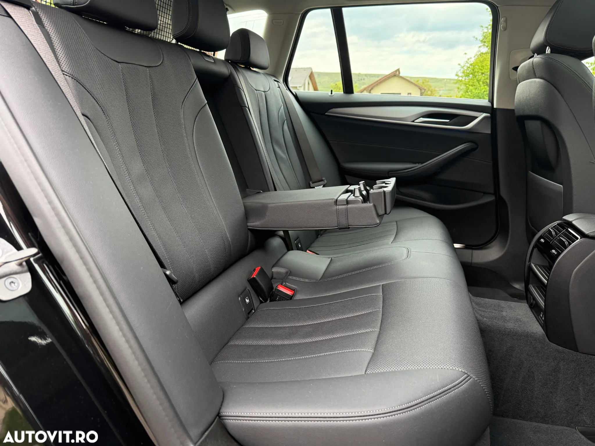 BMW Seria 5 530e xDrive Touring Aut. Luxury Line - 40
