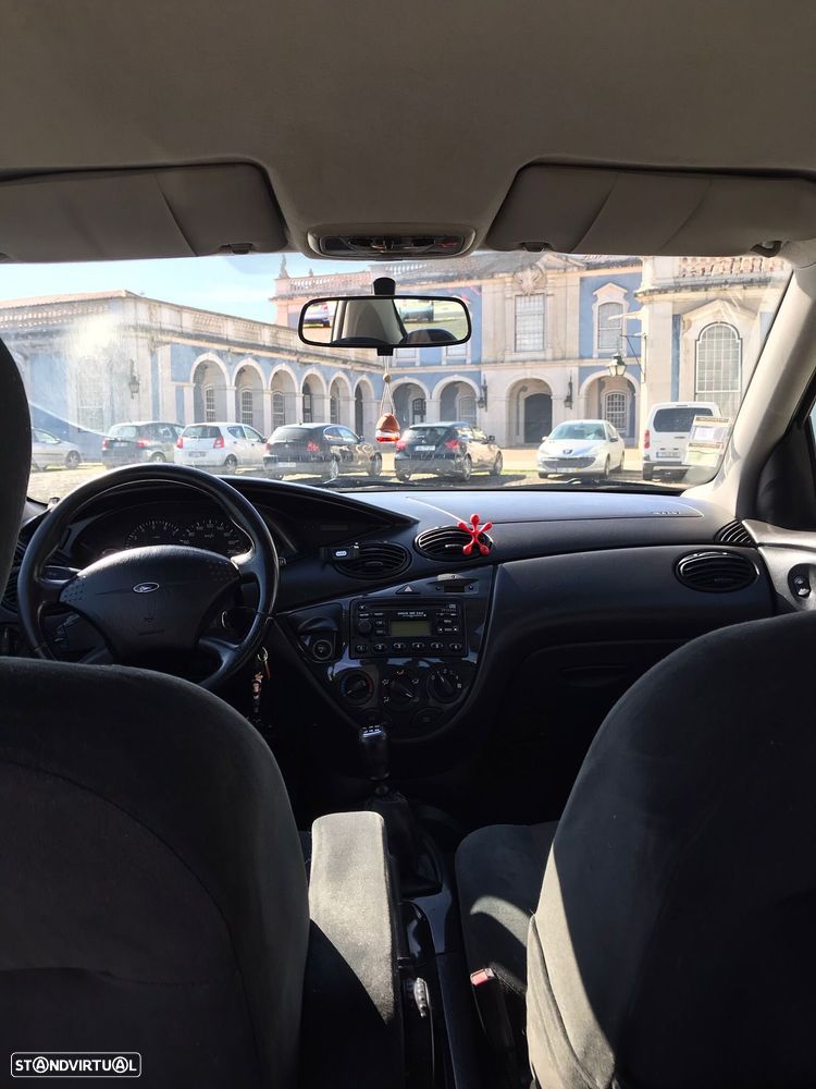 Ford Focus 1.8 TDCi Ghia - 9