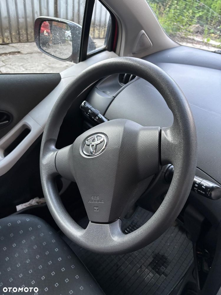 Toyota Yaris 1.3 Luna - 2