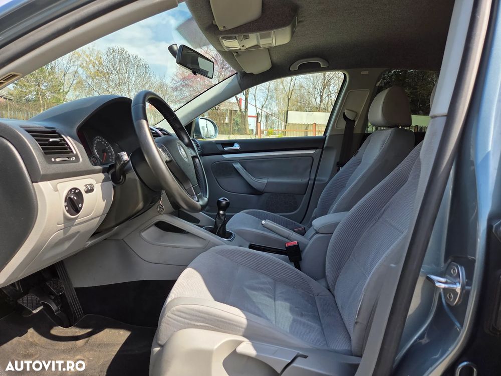 Volkswagen Jetta - 12