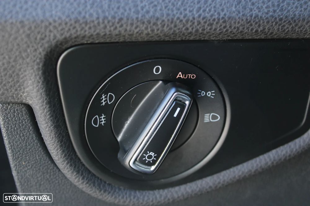 VW Touran 1.6 TDI Highline DSG - 31