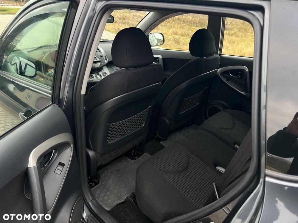 Toyota RAV4 2.2 D-4D Sol 180 - 12