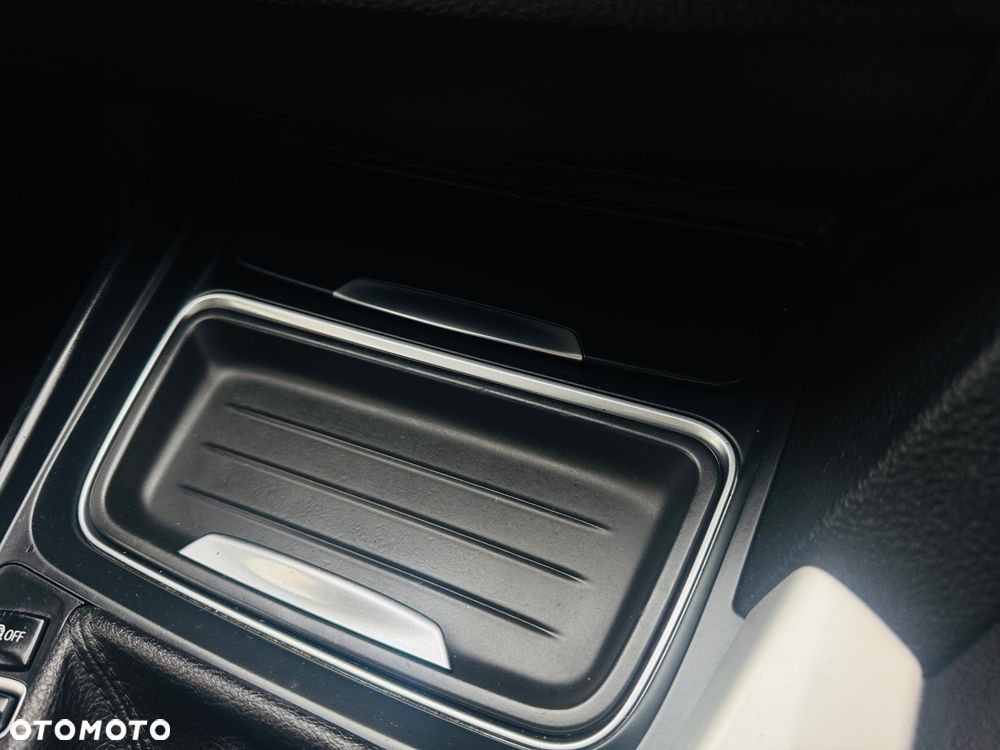 BMW Seria 3 318d DPF - 13