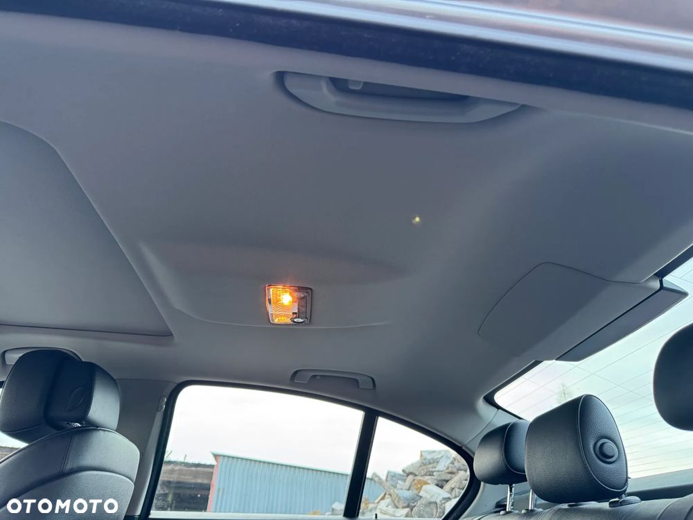 BMW Seria 5 520d - 28