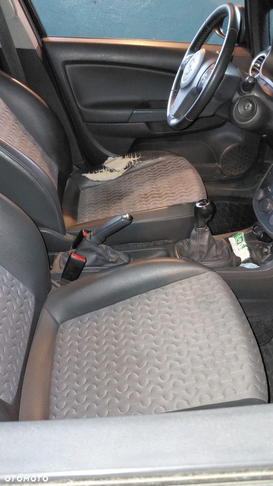 Opel Corsa 1.4 16V Cosmo - 12
