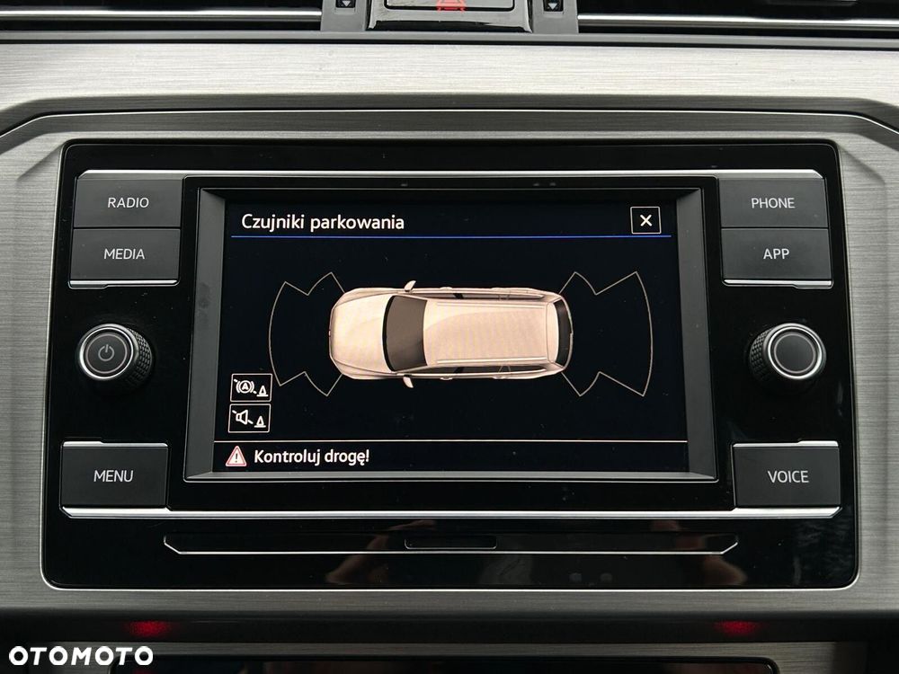 Volkswagen Passat - 27