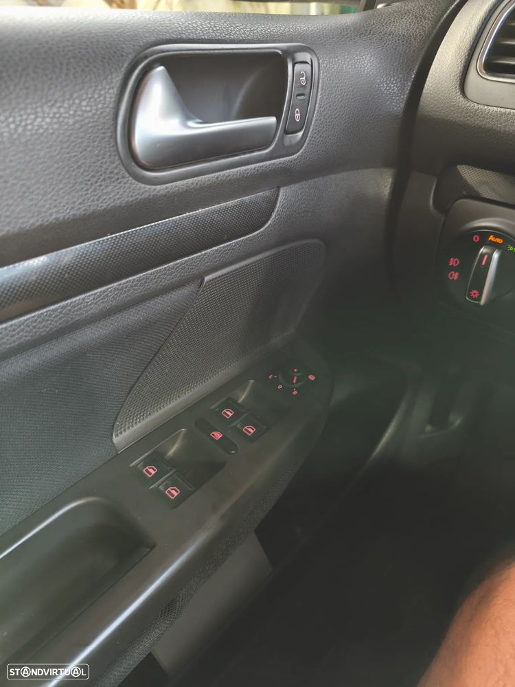 VW Golf Variant 1.6 TDi Confortline - 9