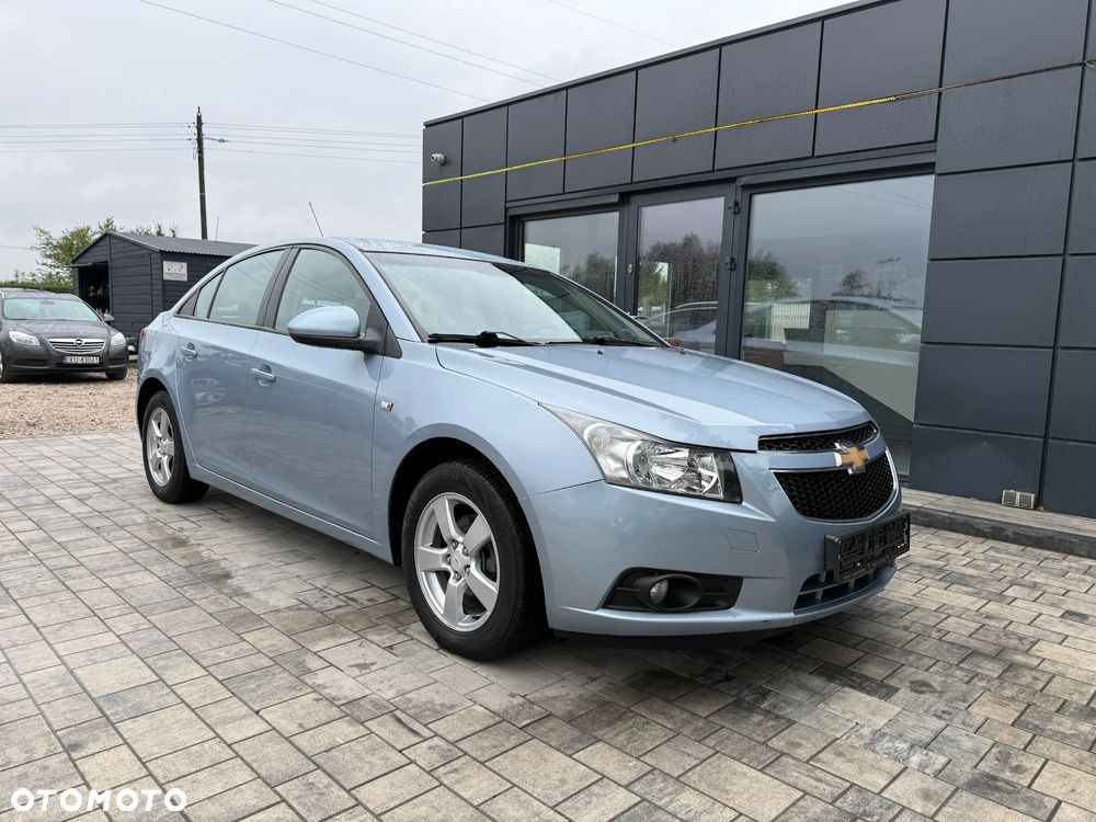 Chevrolet Cruze 1.6 LS - 12