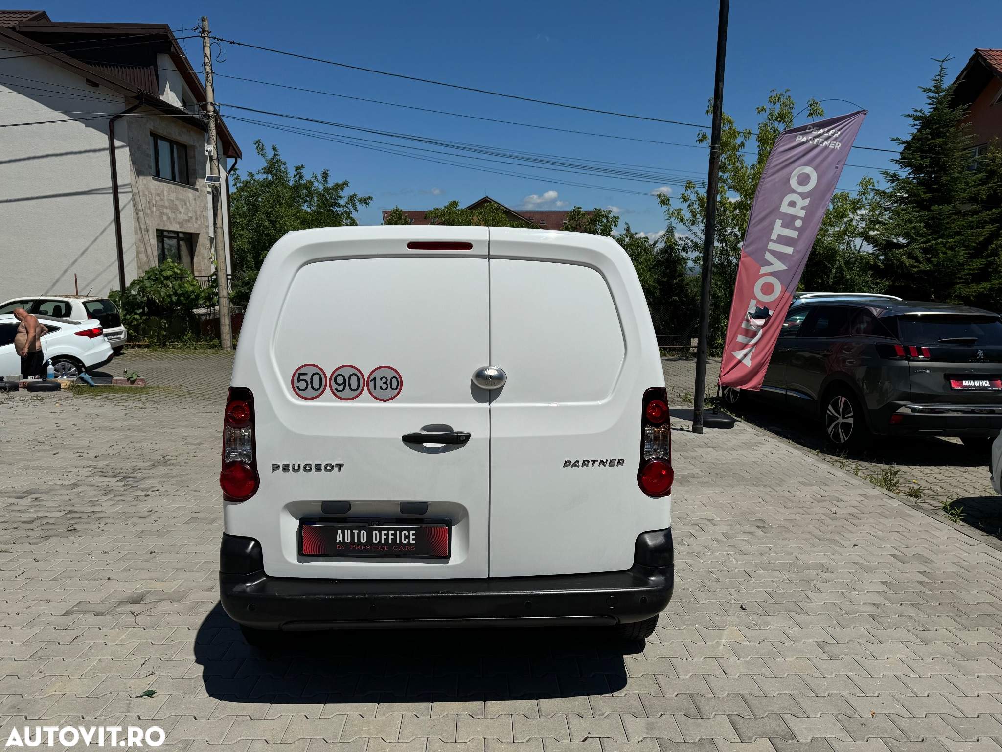 Peugeot Partner Combi 1.6 HDi 75 CP Confort FAP - 2