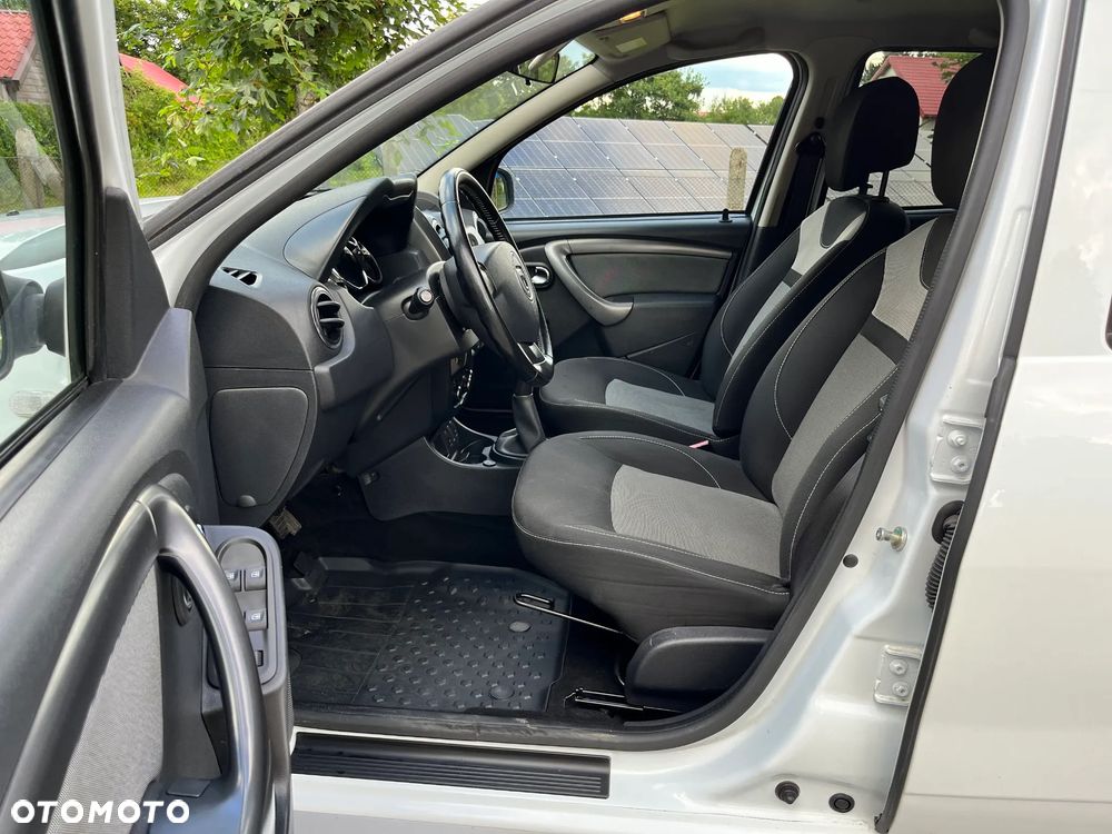 Dacia Duster 1.6 SCe Blackshadow S&S - 7