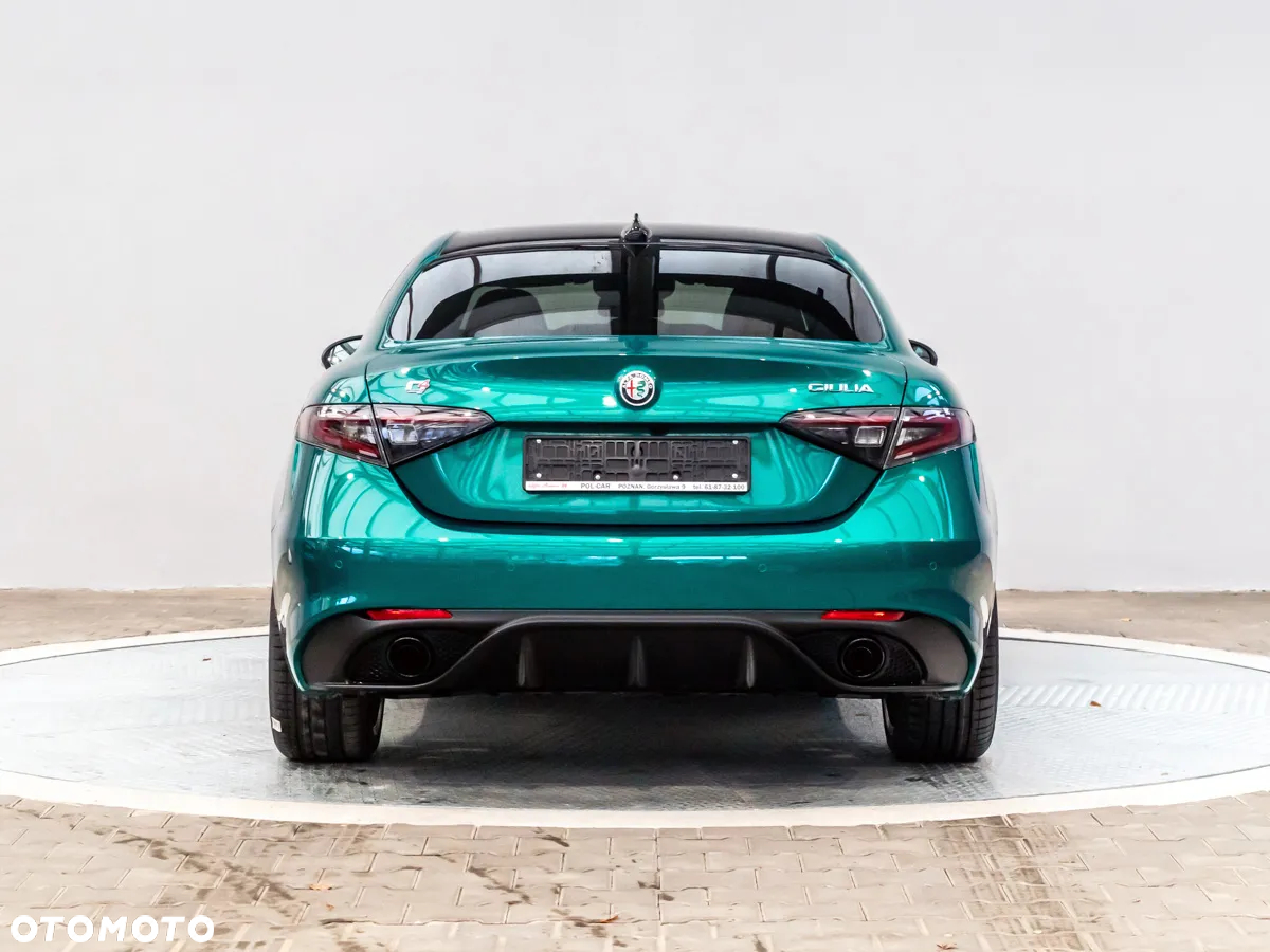 Alfa Romeo Giulia - 5