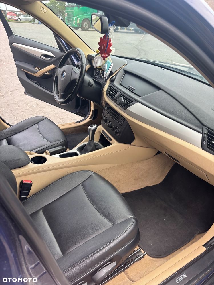 BMW X1 xDrive18d - 10