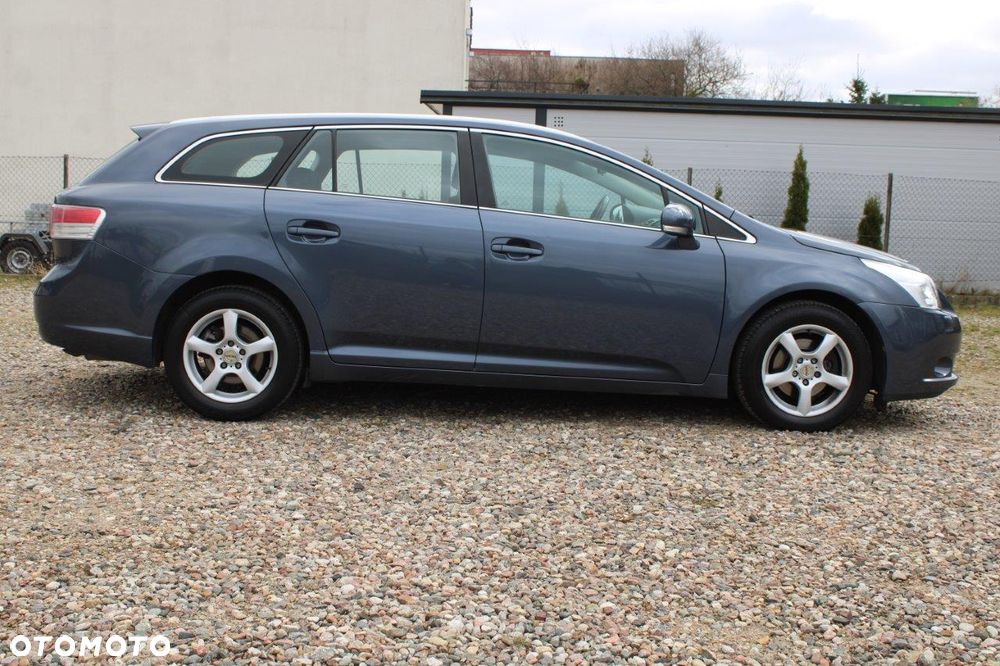 Toyota Avensis 1.6 Business Edition - 12