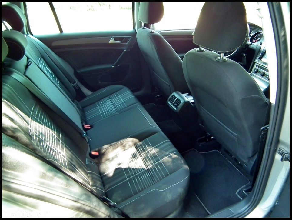 Volkswagen Golf Variant 2.0 TDI BlueMotion Technology Lounge - 13
