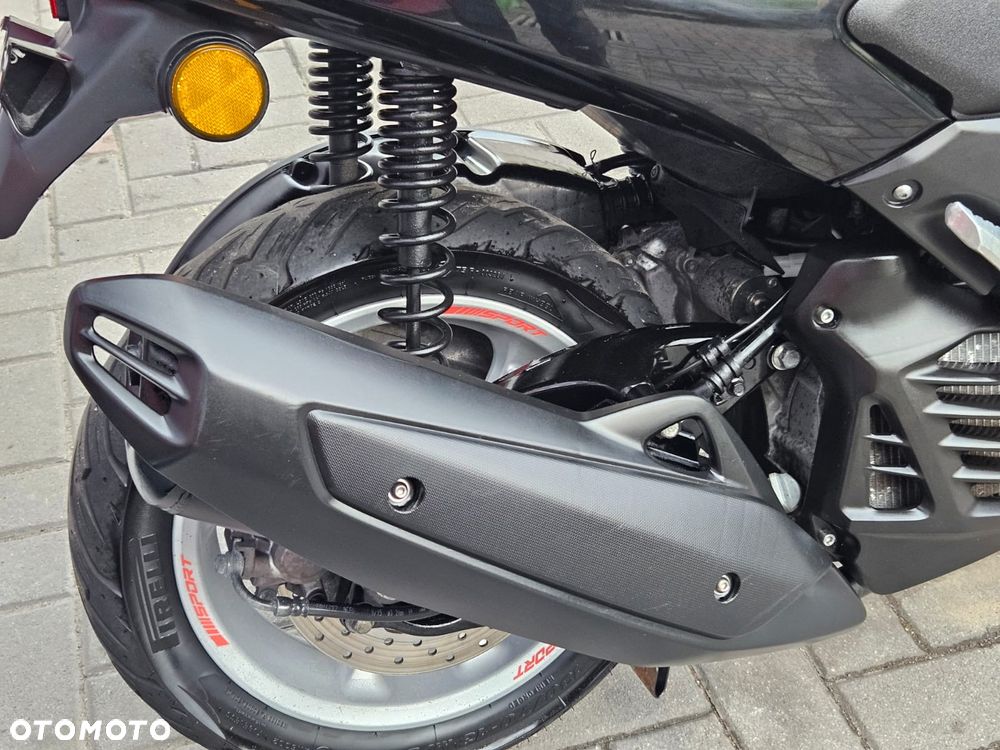 Yamaha NMAX - 17