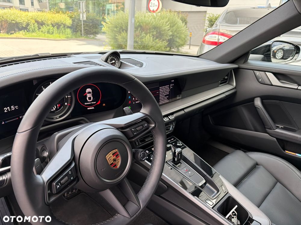 Porsche 911 Carrera - 7
