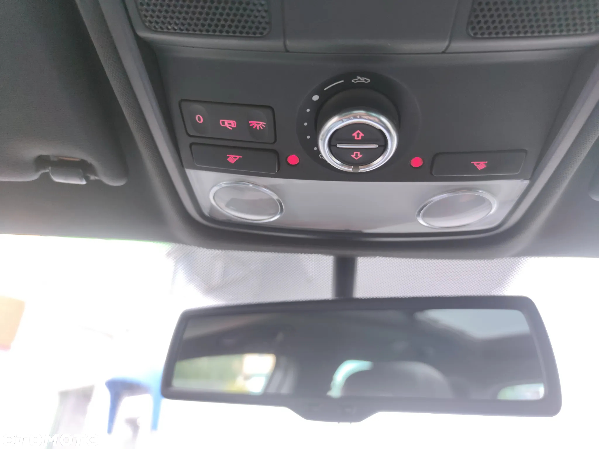 Volkswagen Tiguan 2.0 TDI Perfectline R-Style - 32
