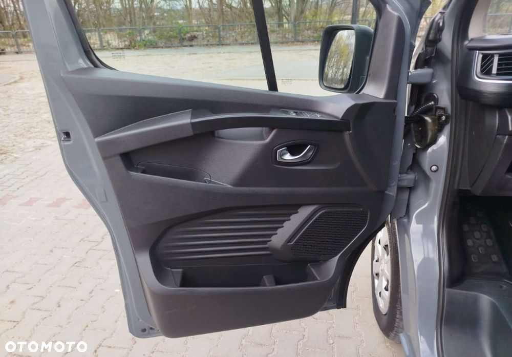 Renault Trafic - 11
