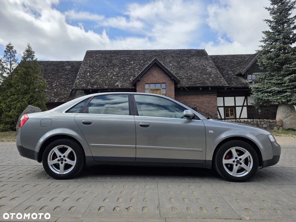 Audi A4 Limousine - 3